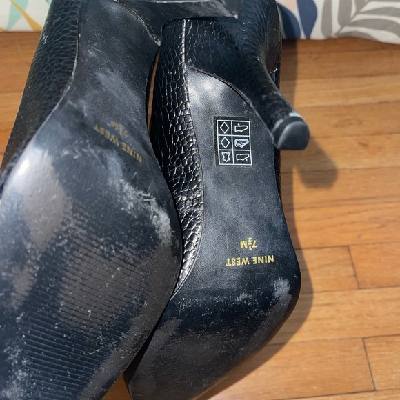 Black leather embossed pumps - Picture 3 of 4